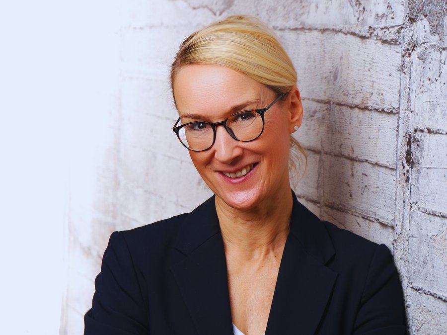 Dana Sachs — deine Begleiterin im Finanz-Fahrplan
